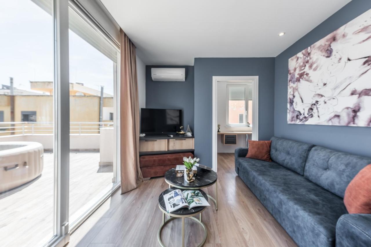 Luxury Seaview With Big Terrace And Jacuzzi * Durrës